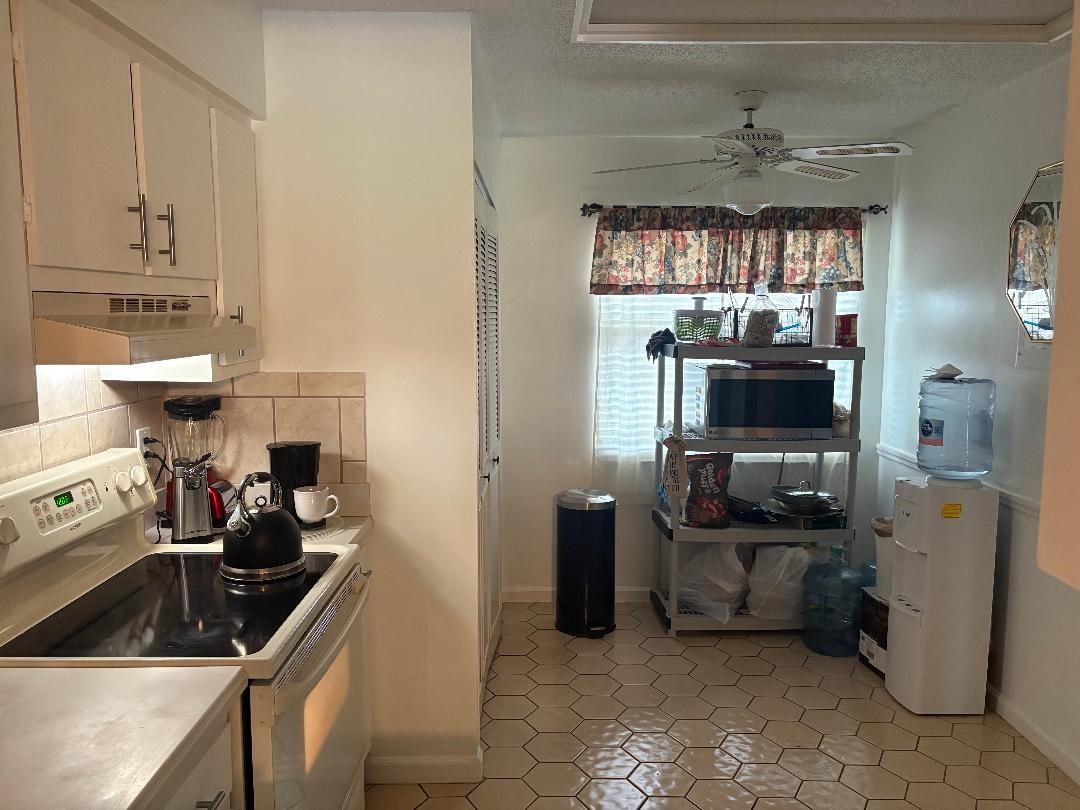 PALM LAKES - Residential