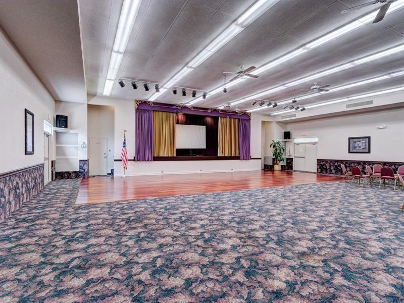 PALM LAKES - Residential