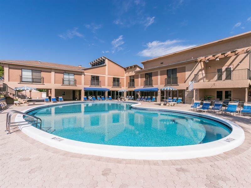 PALM LAKES - Residential