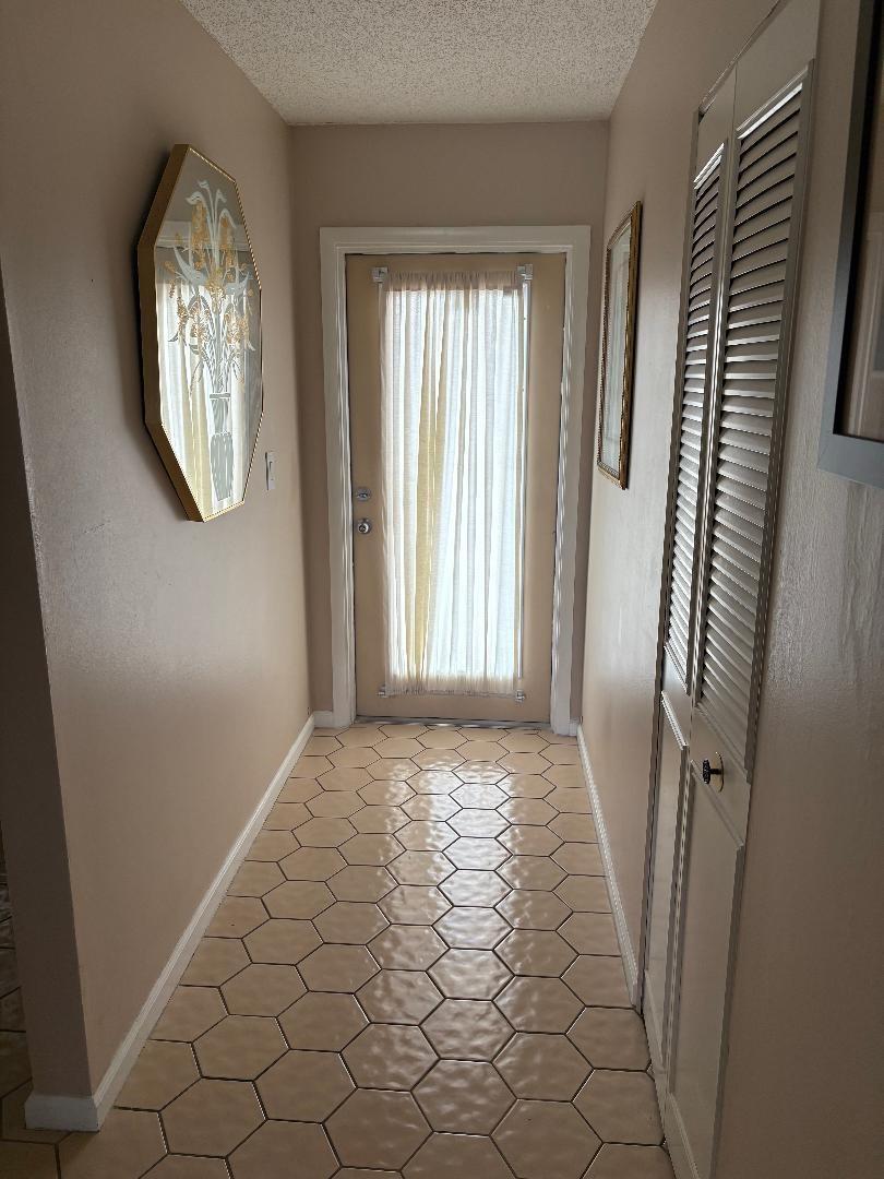 PALM LAKES - Residential