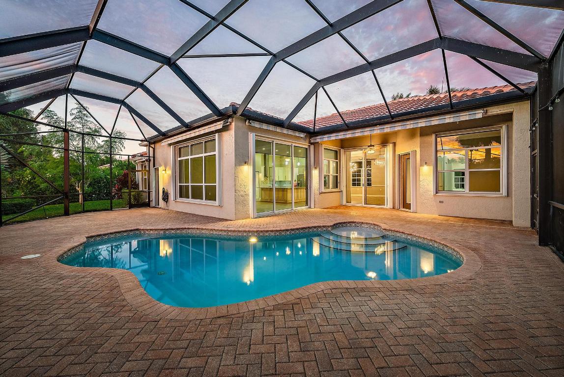 9790 SE Crape Myrtle Court