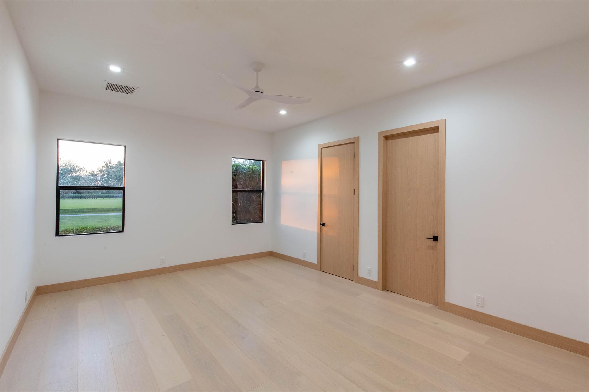 PALM BEACH POINT - Residential