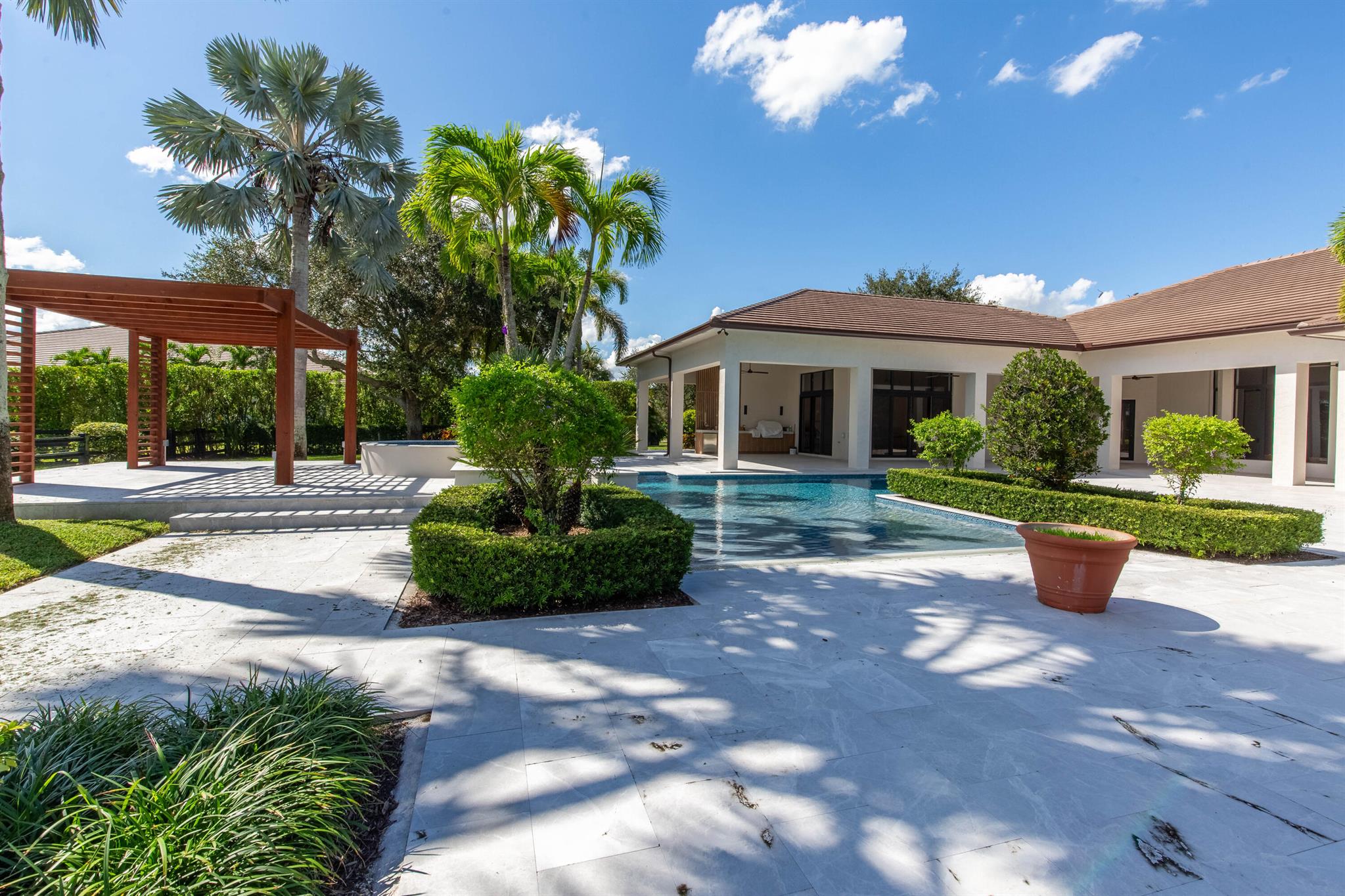 PALM BEACH POINT - Residential