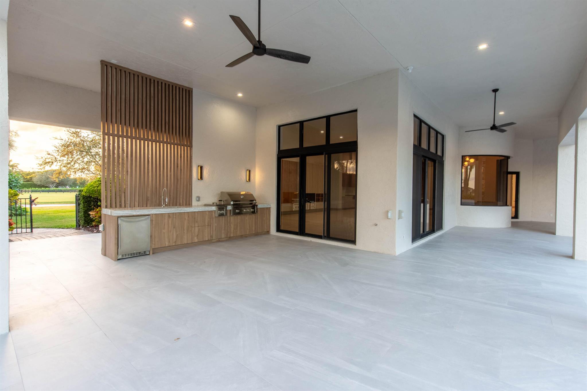 PALM BEACH POINT - Residential