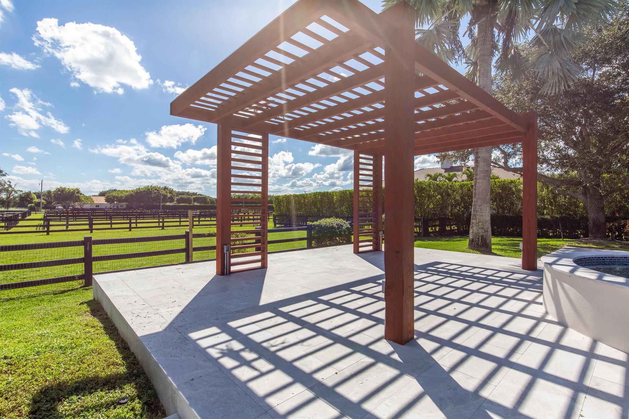 PALM BEACH POINT - Residential