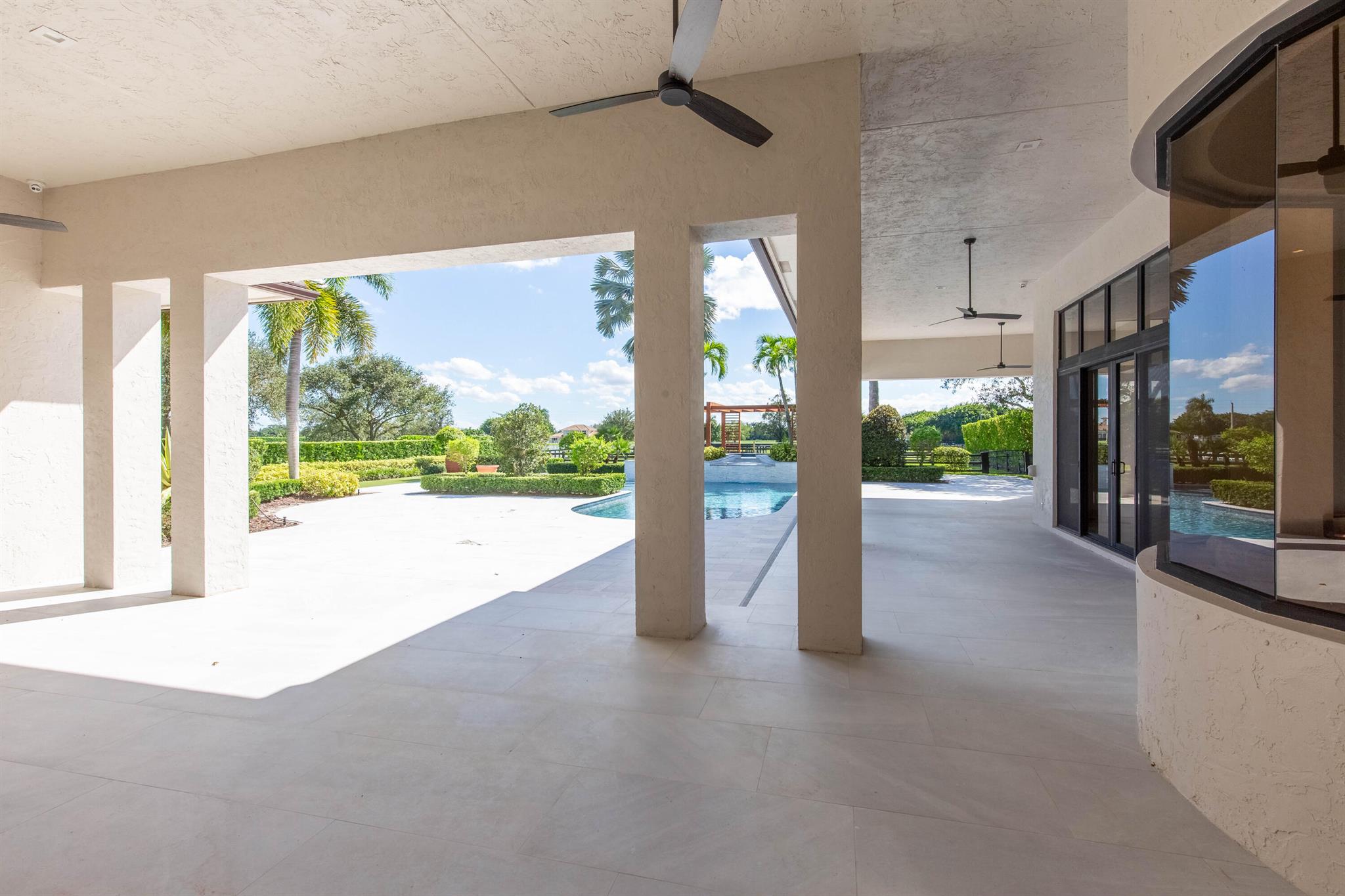 PALM BEACH POINT - Residential