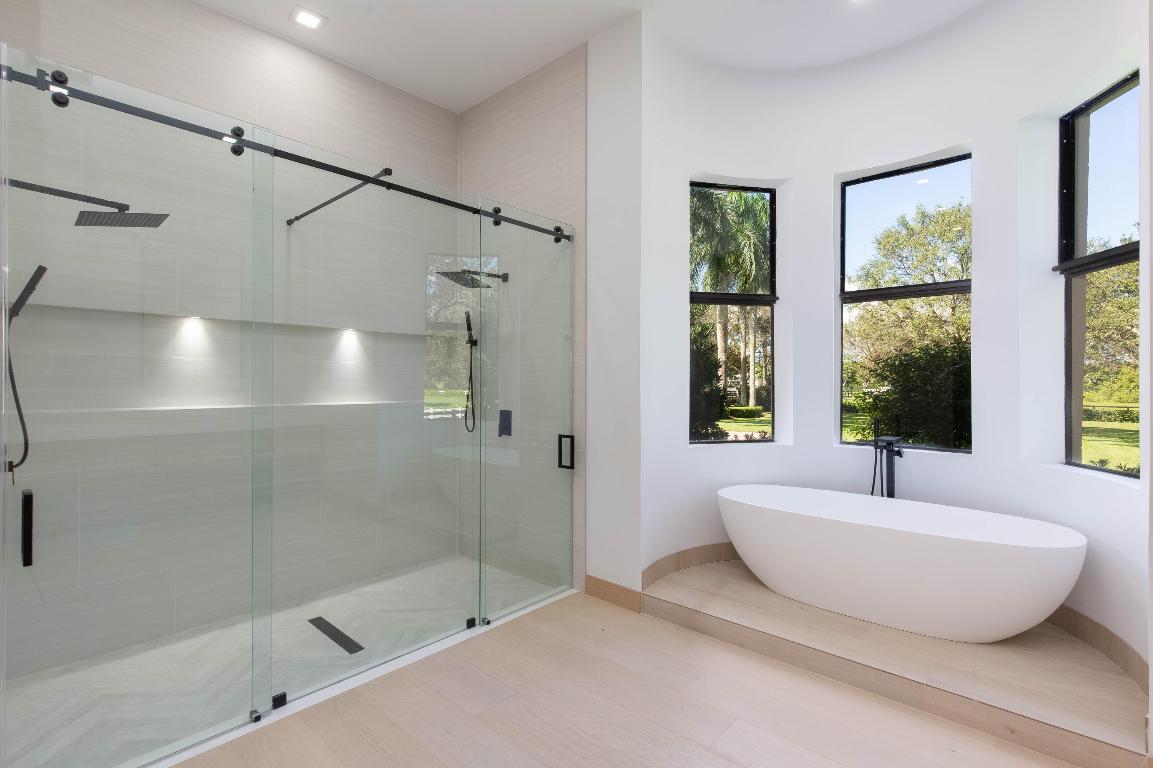 PALM BEACH POINT - Residential