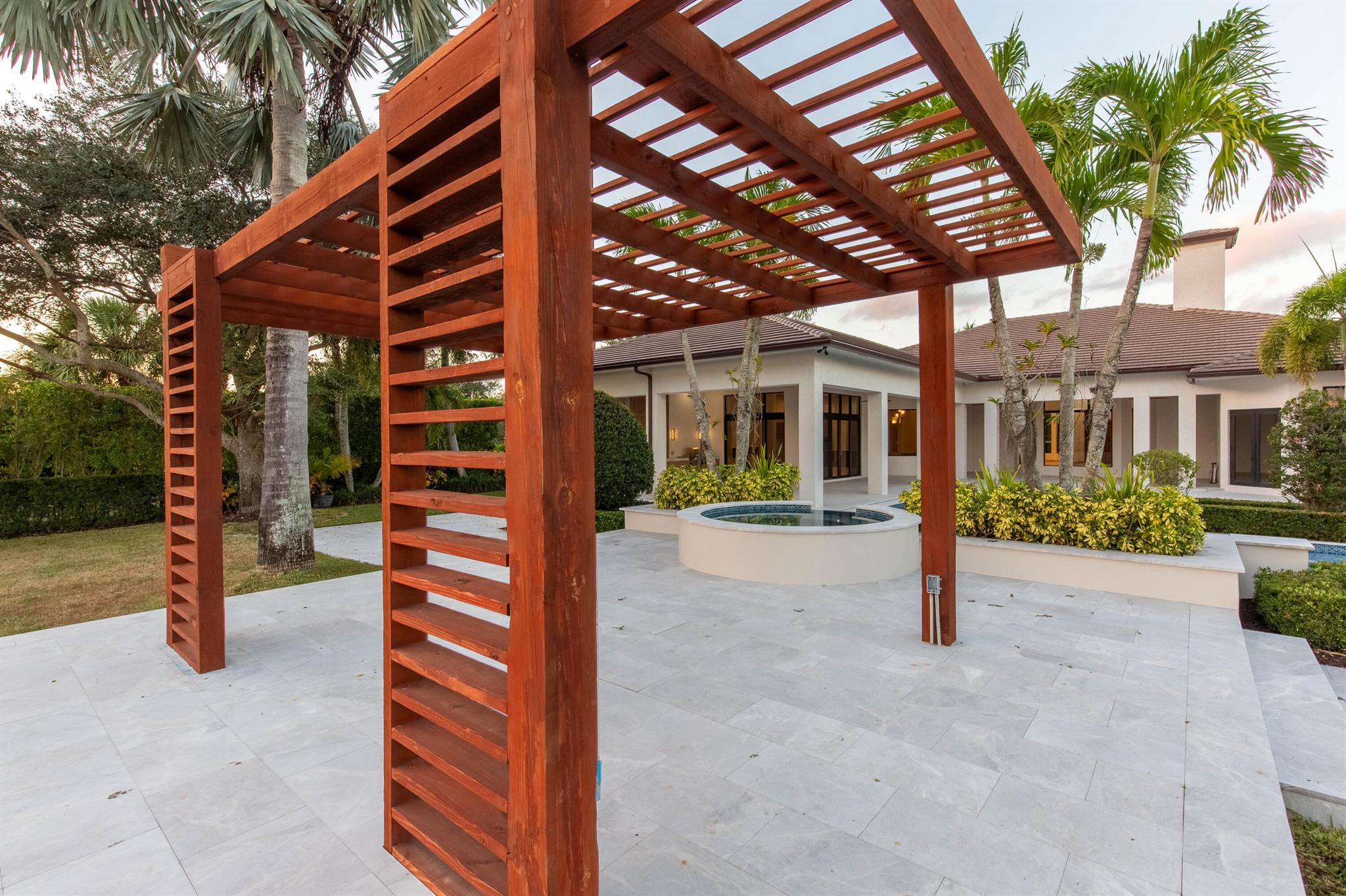 PALM BEACH POINT - Residential