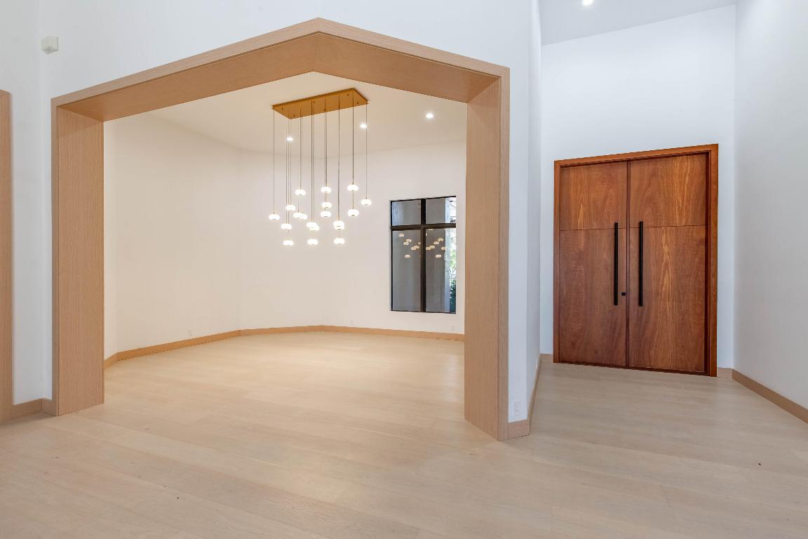 PALM BEACH POINT - Residential