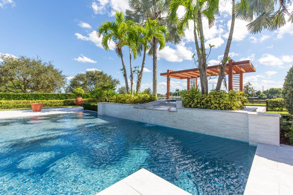 PALM BEACH POINT - Residential