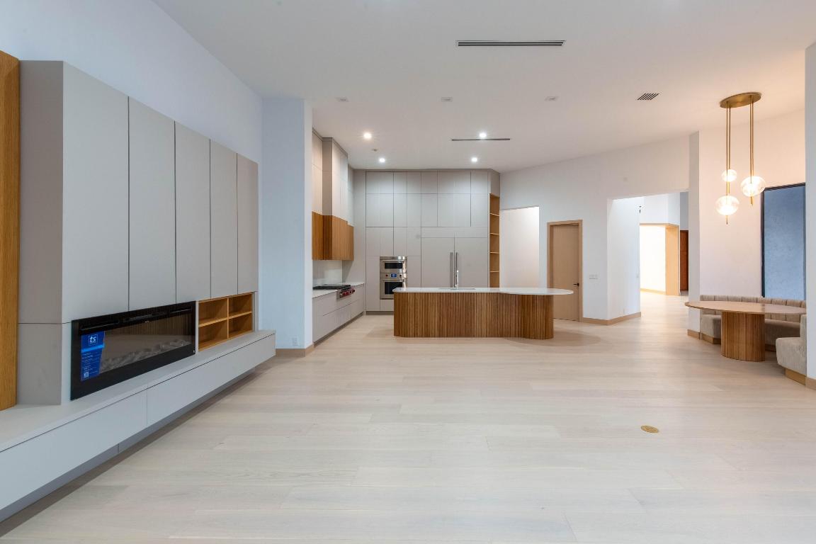 PALM BEACH POINT - Residential