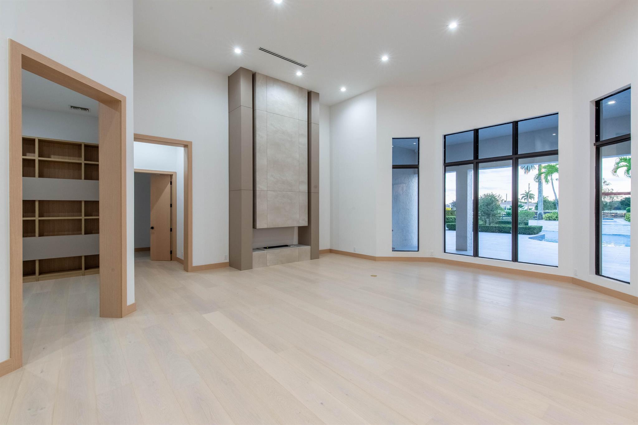 PALM BEACH POINT - Residential