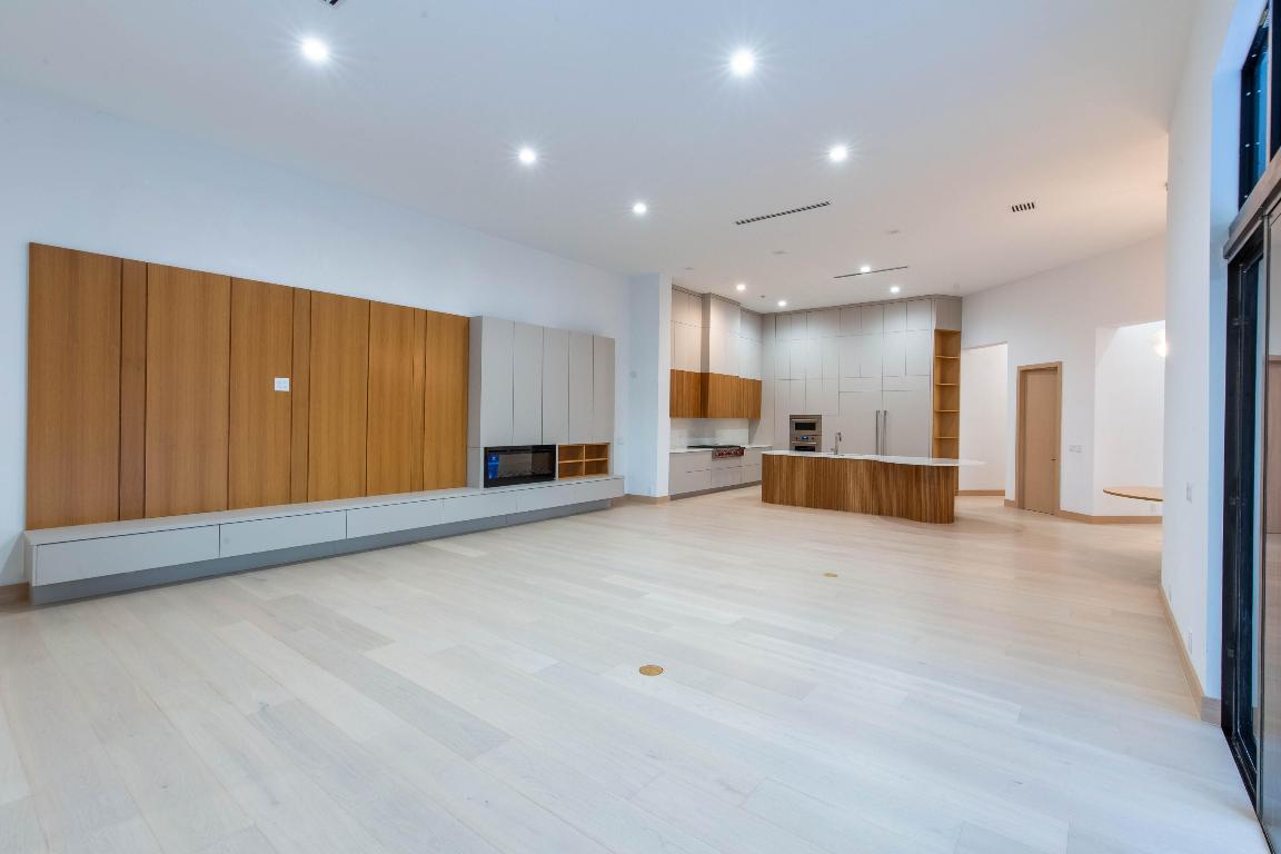 PALM BEACH POINT - Residential