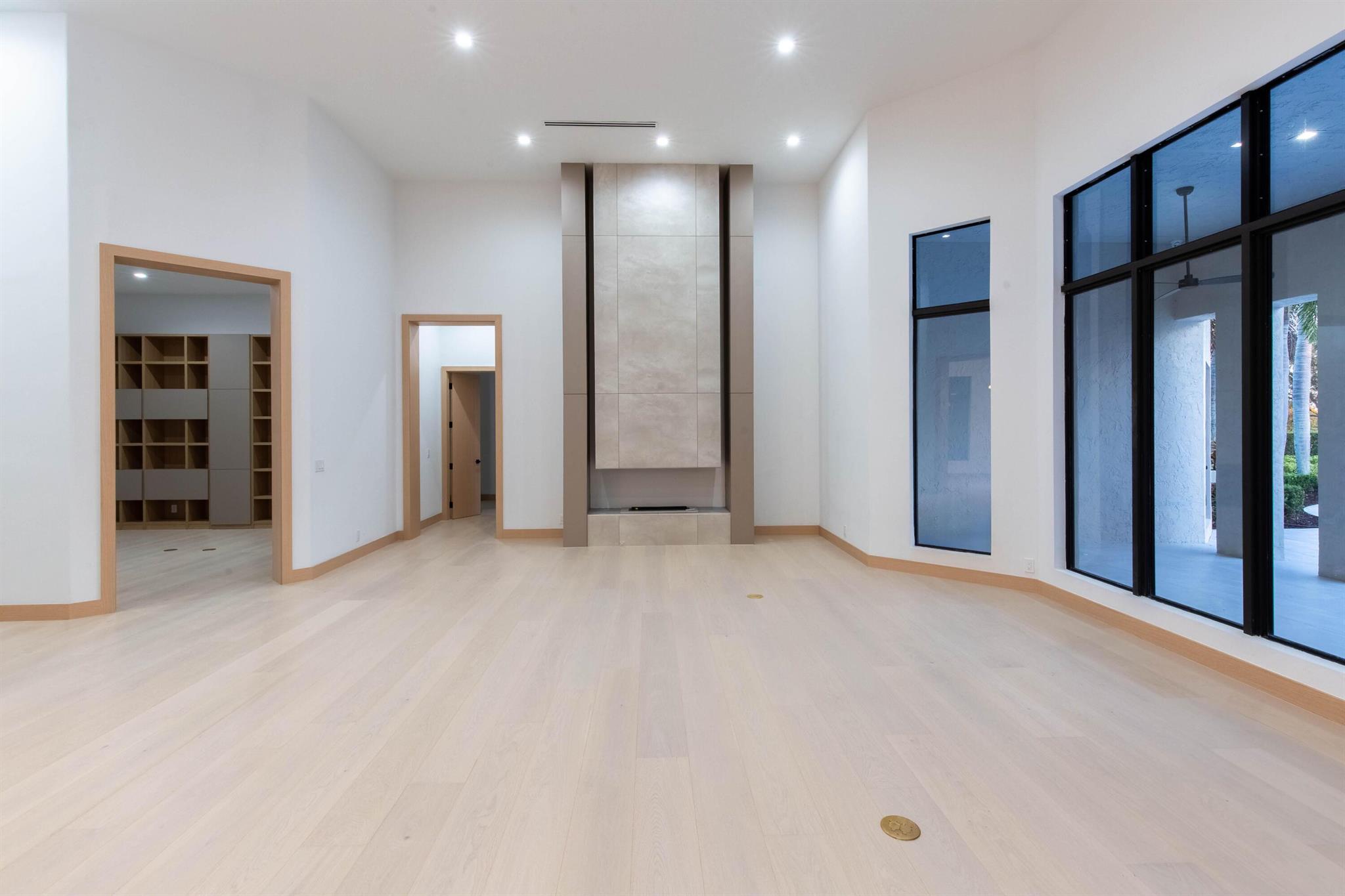 PALM BEACH POINT - Residential