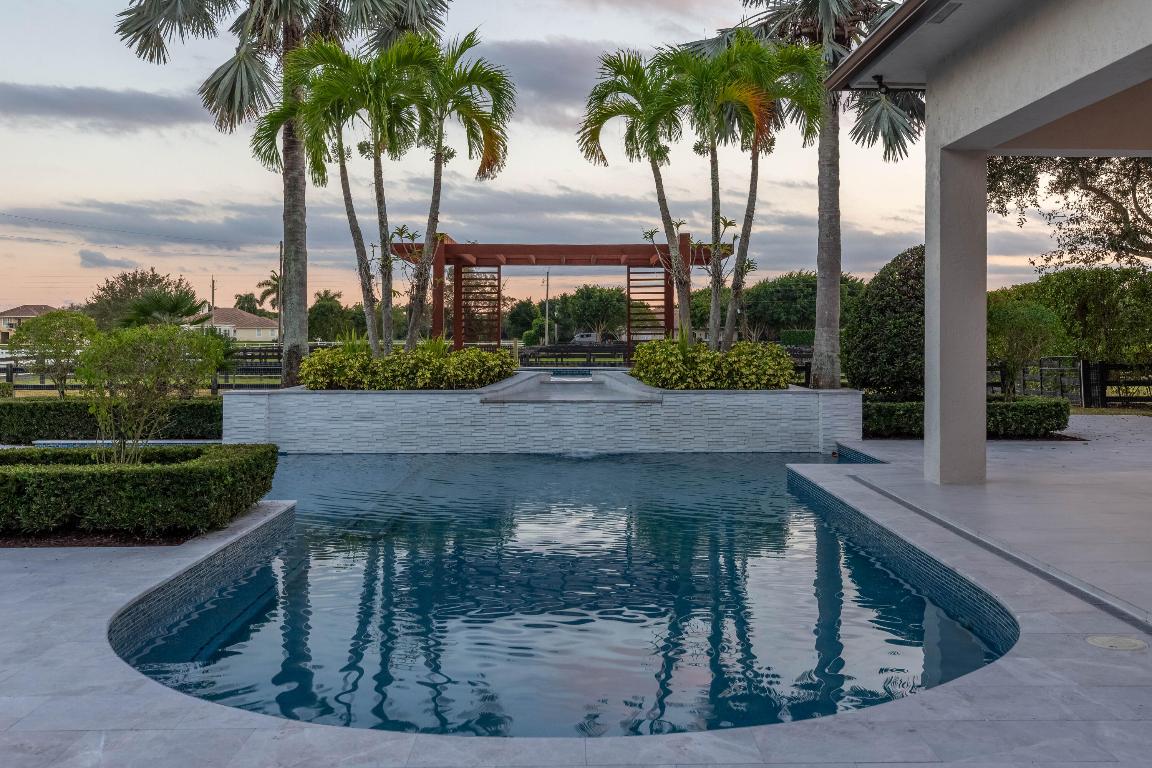 PALM BEACH POINT - Residential