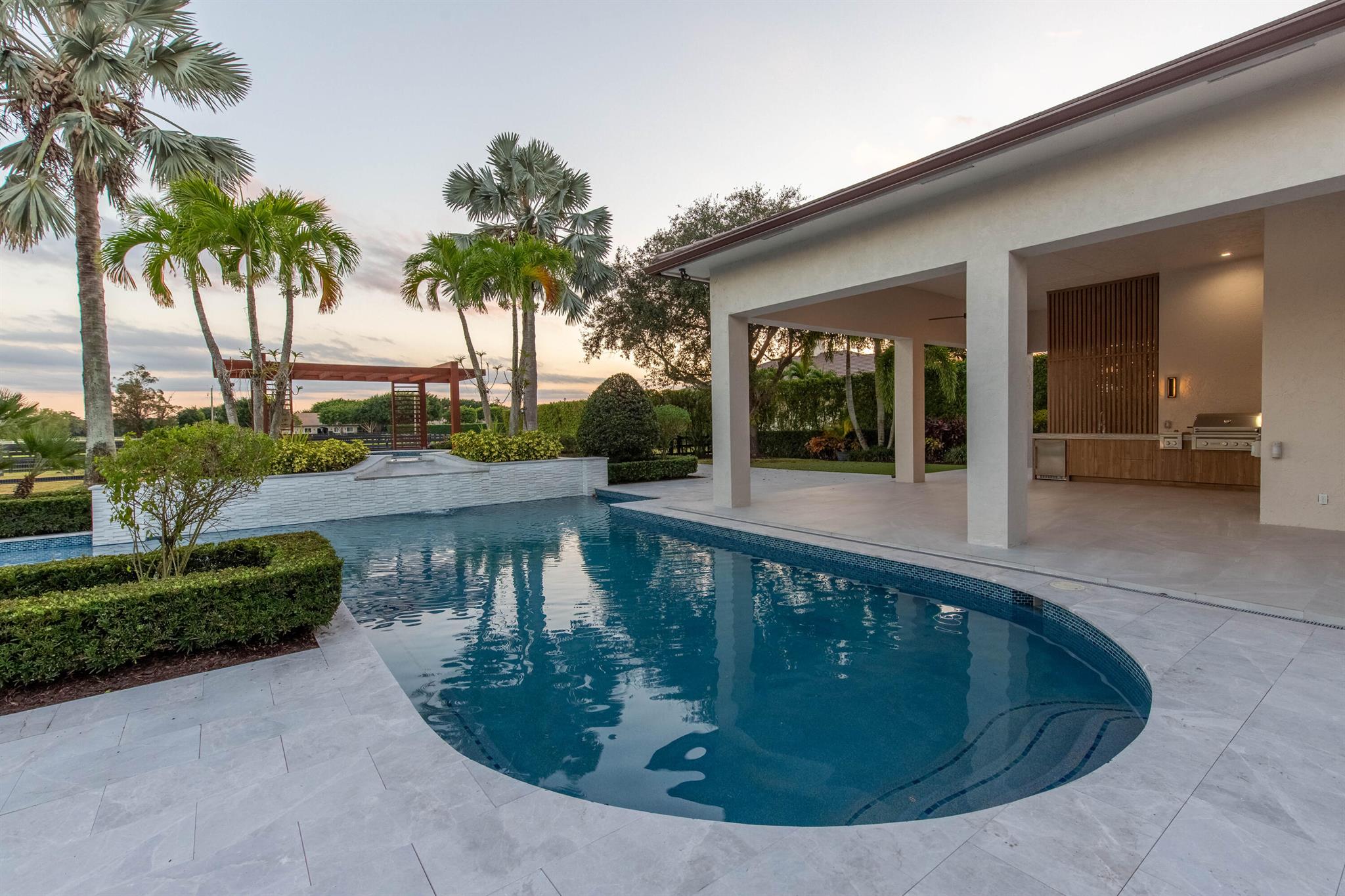 PALM BEACH POINT - Residential