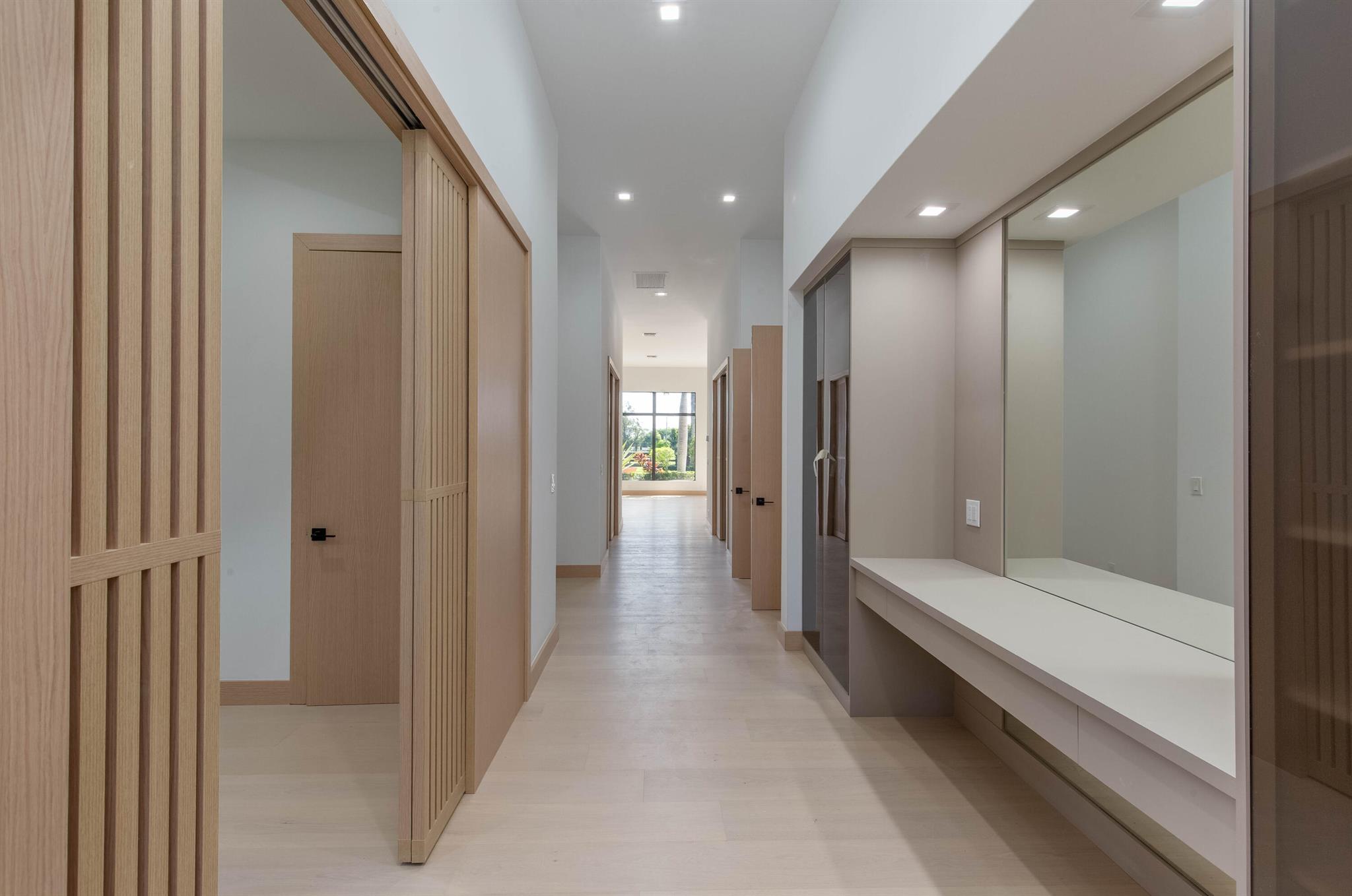 PALM BEACH POINT - Residential