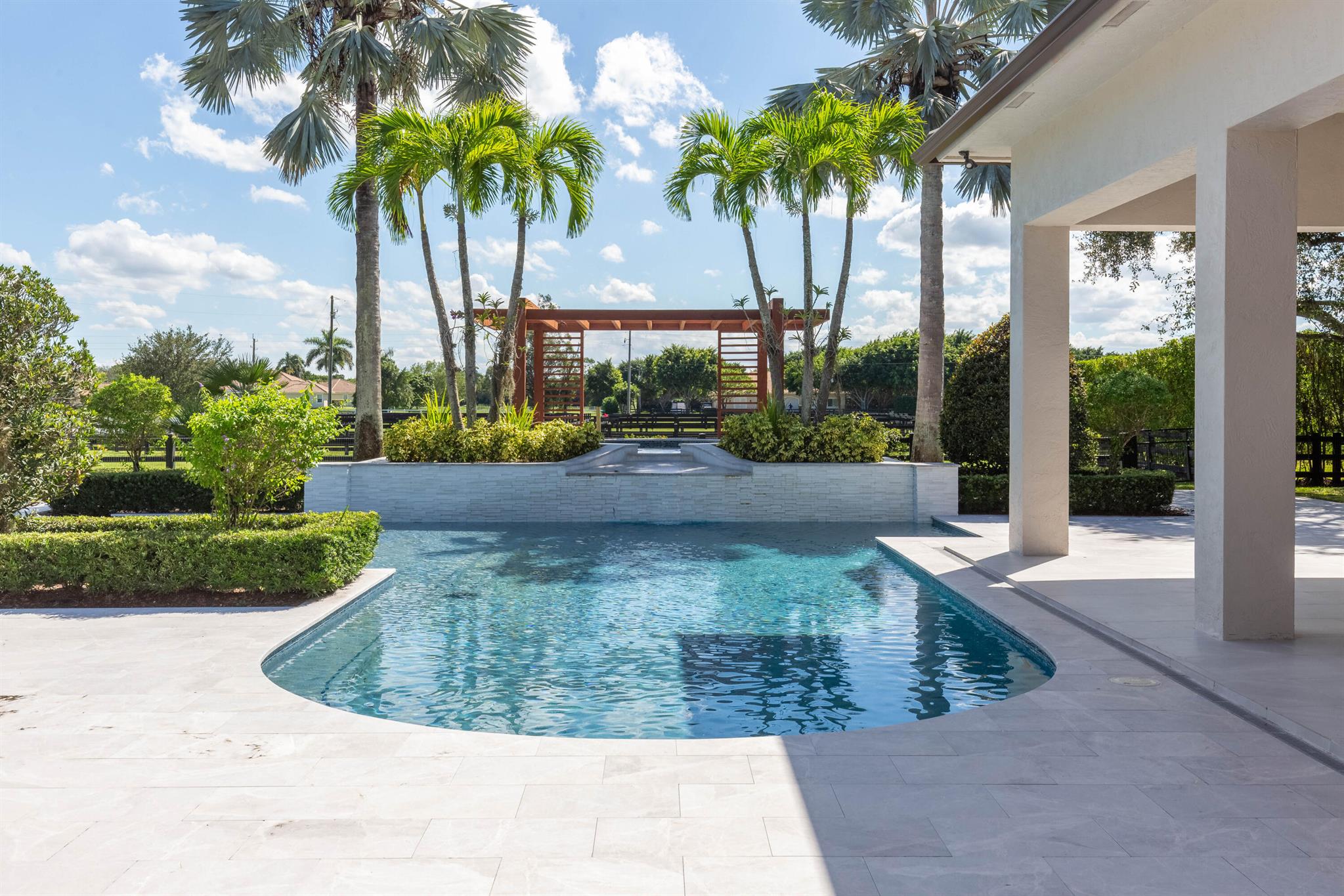 PALM BEACH POINT - Residential