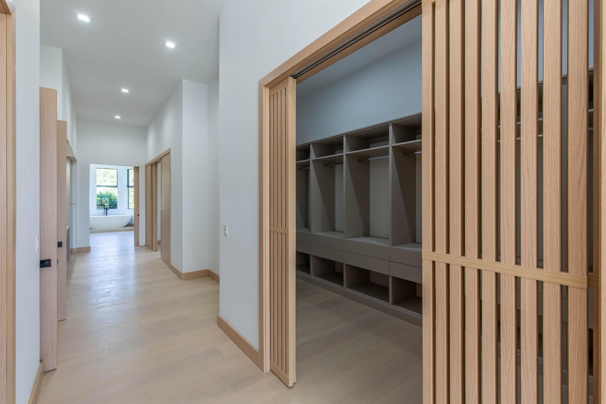 PALM BEACH POINT - Residential