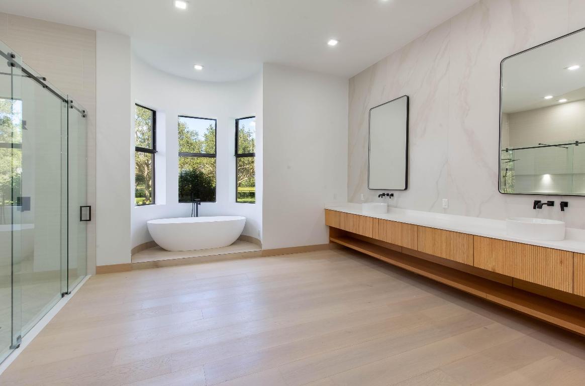 PALM BEACH POINT - Residential