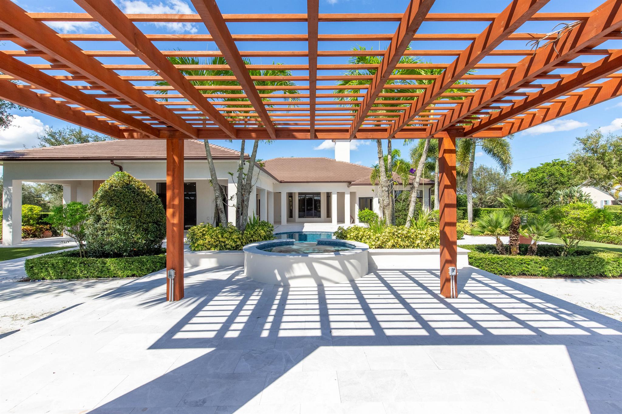 PALM BEACH POINT - Residential