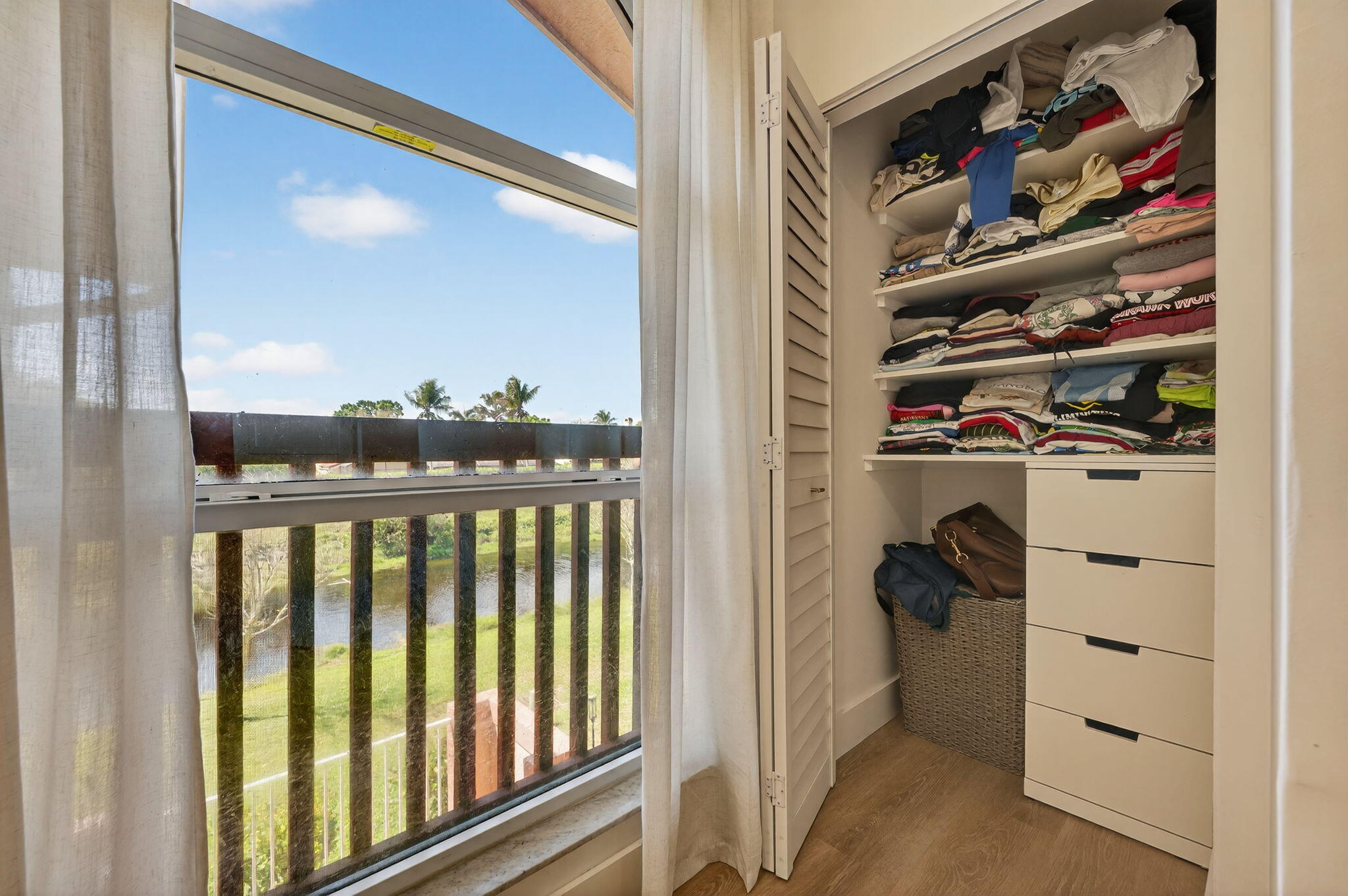 CORAL SPRINGS COUNTRY CLUB - Residential