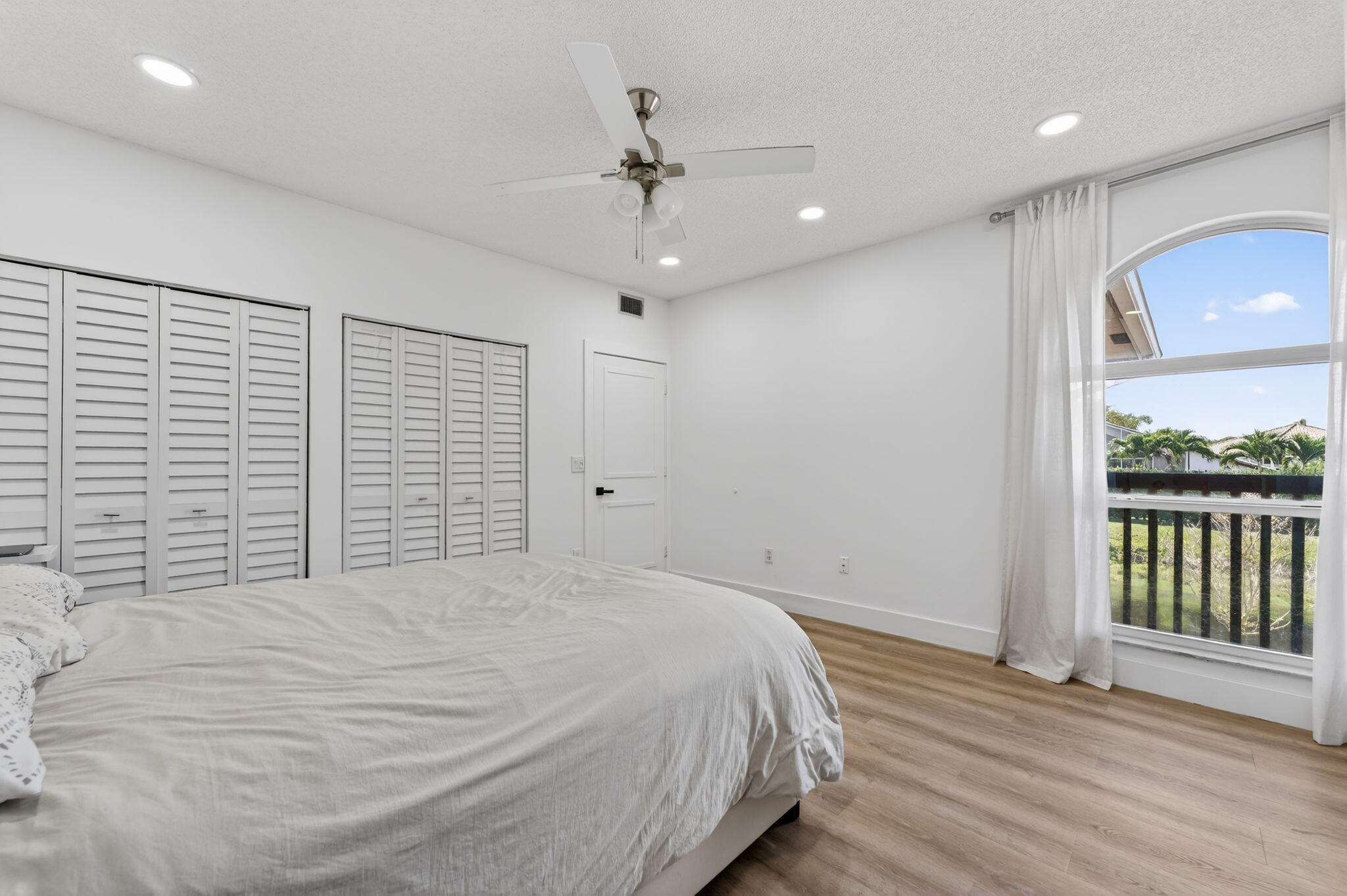 CORAL SPRINGS COUNTRY CLUB - Residential