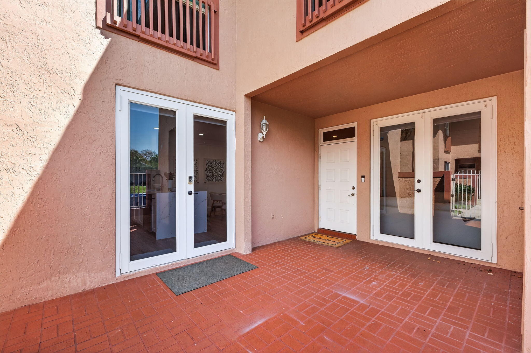 CORAL SPRINGS COUNTRY CLUB - Residential