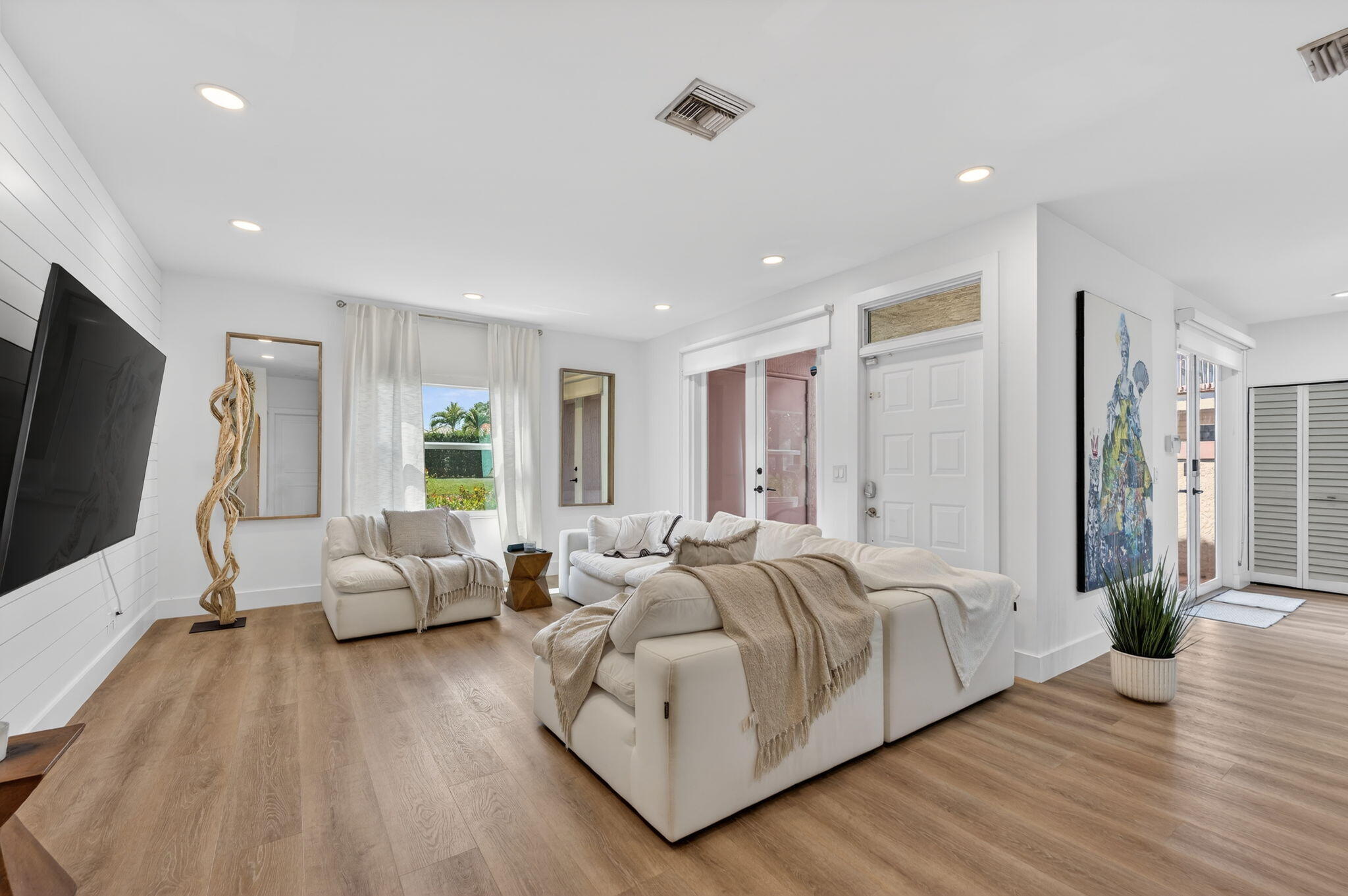 CORAL SPRINGS COUNTRY CLUB - Residential