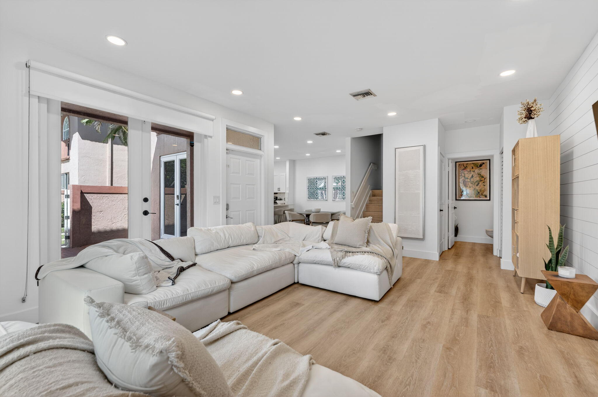 CORAL SPRINGS COUNTRY CLUB - Residential