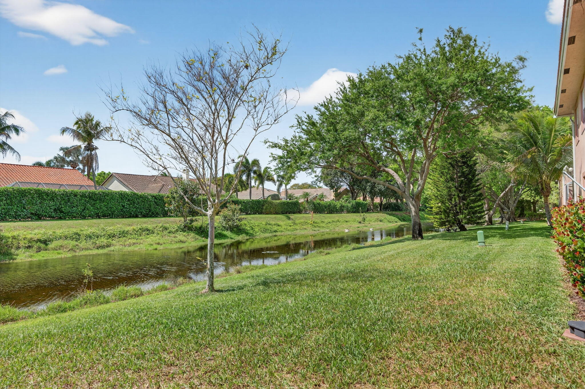 CORAL SPRINGS COUNTRY CLUB - Residential
