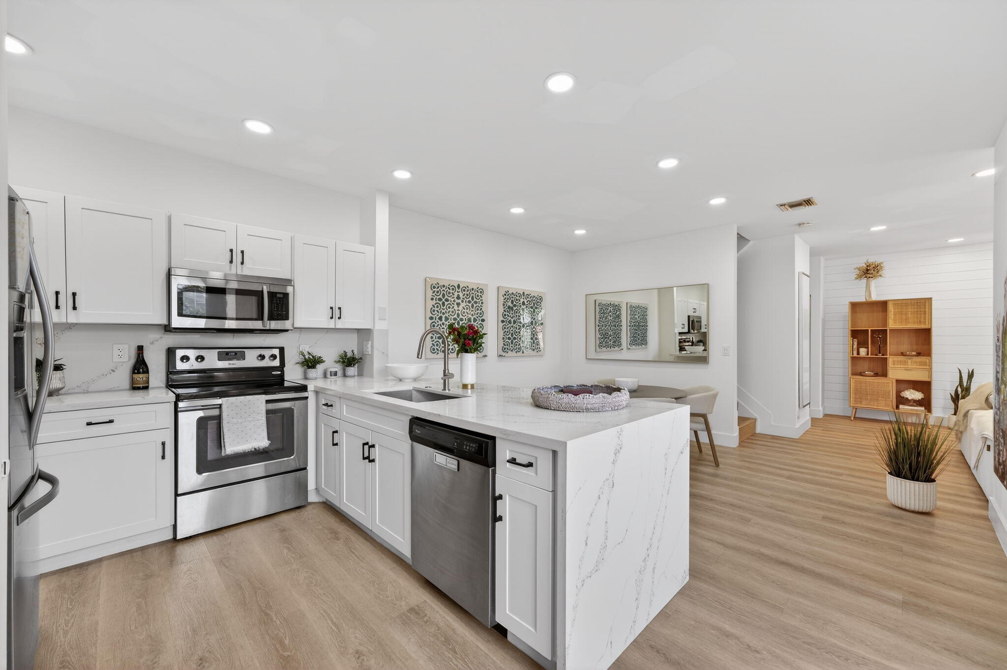 CORAL SPRINGS COUNTRY CLUB - Residential