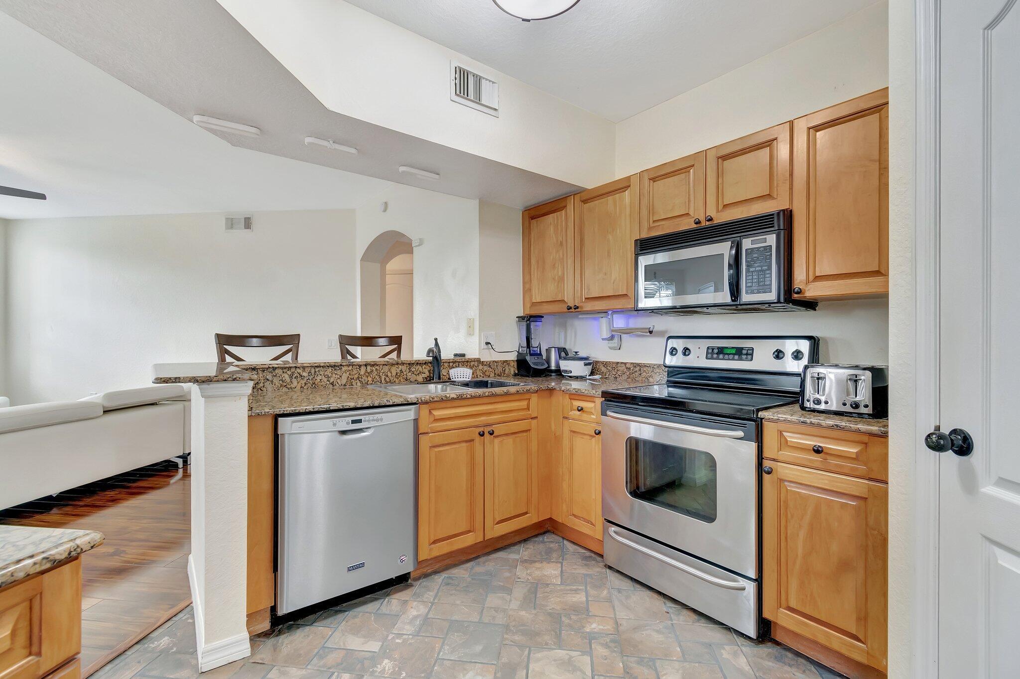 RESIDENCES OF BELMONT AT - Residential Lease
