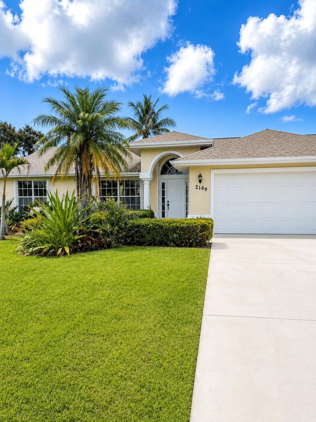 Photo of 2109 SE Genoa Street, Port Saint Lucie, FL 34952 (MLS # B26071070)