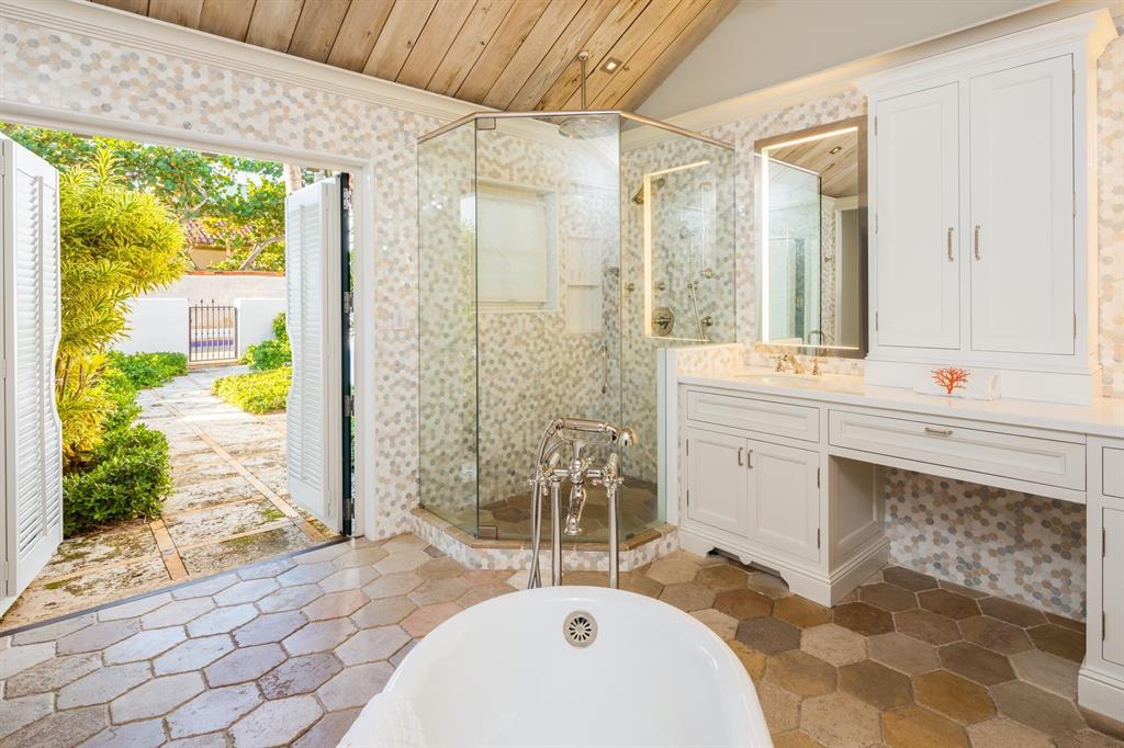 E OF OCEAN BLVD - Residential