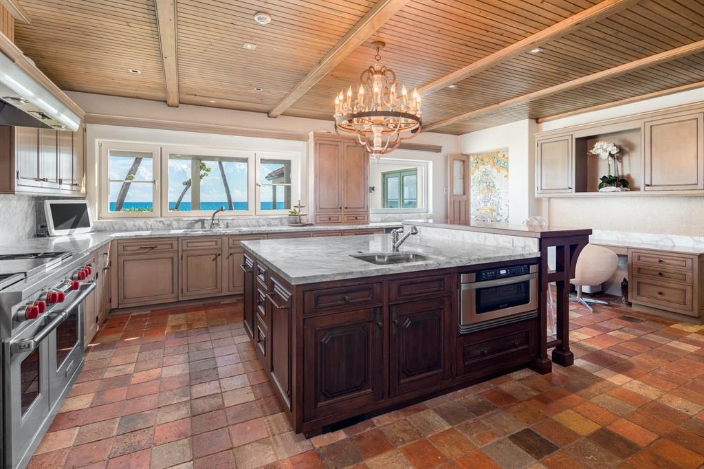 E OF OCEAN BLVD - Residential