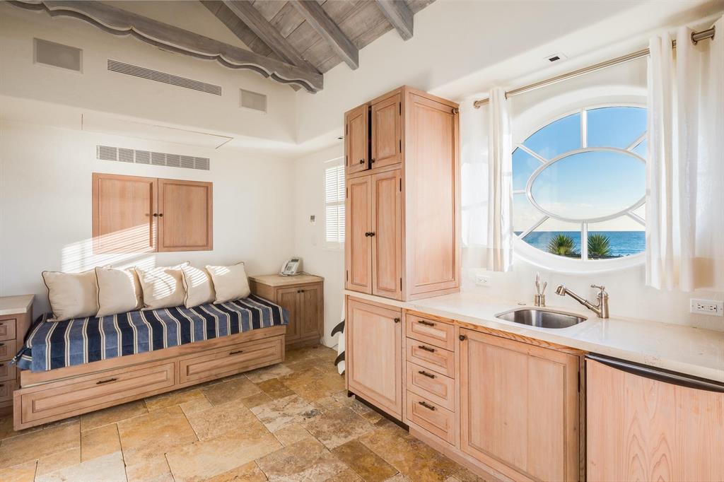 E OF OCEAN BLVD - Residential