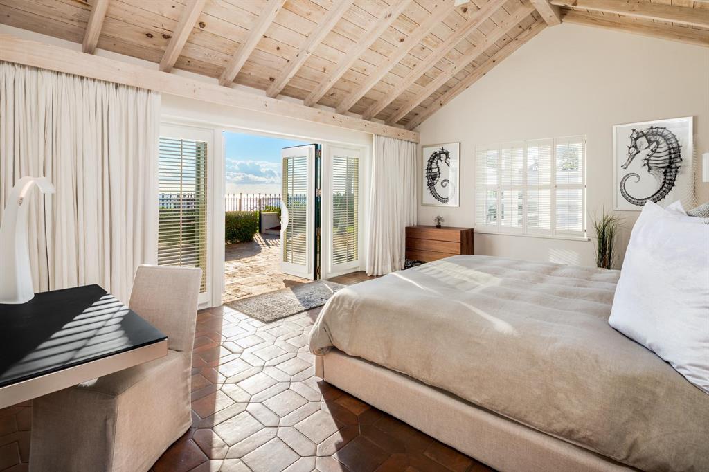 E OF OCEAN BLVD - Residential