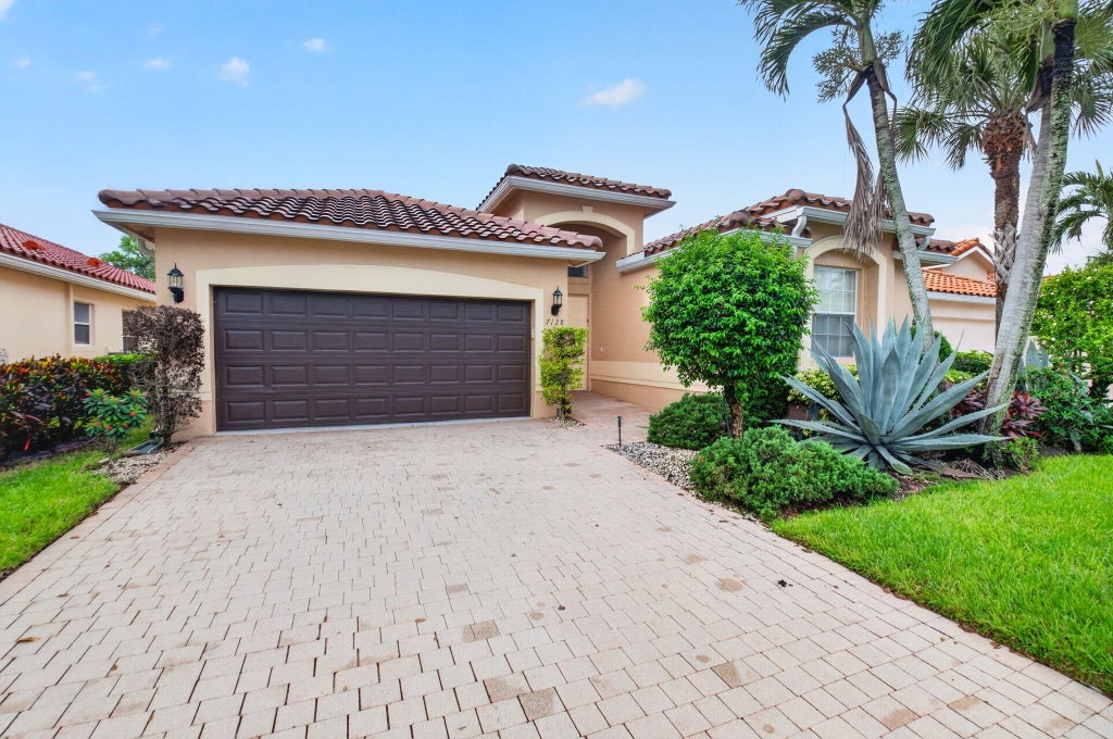 Photo of 7128 Lombardy Street, Boynton Beach, FL 33472 (MLS # B26080243)