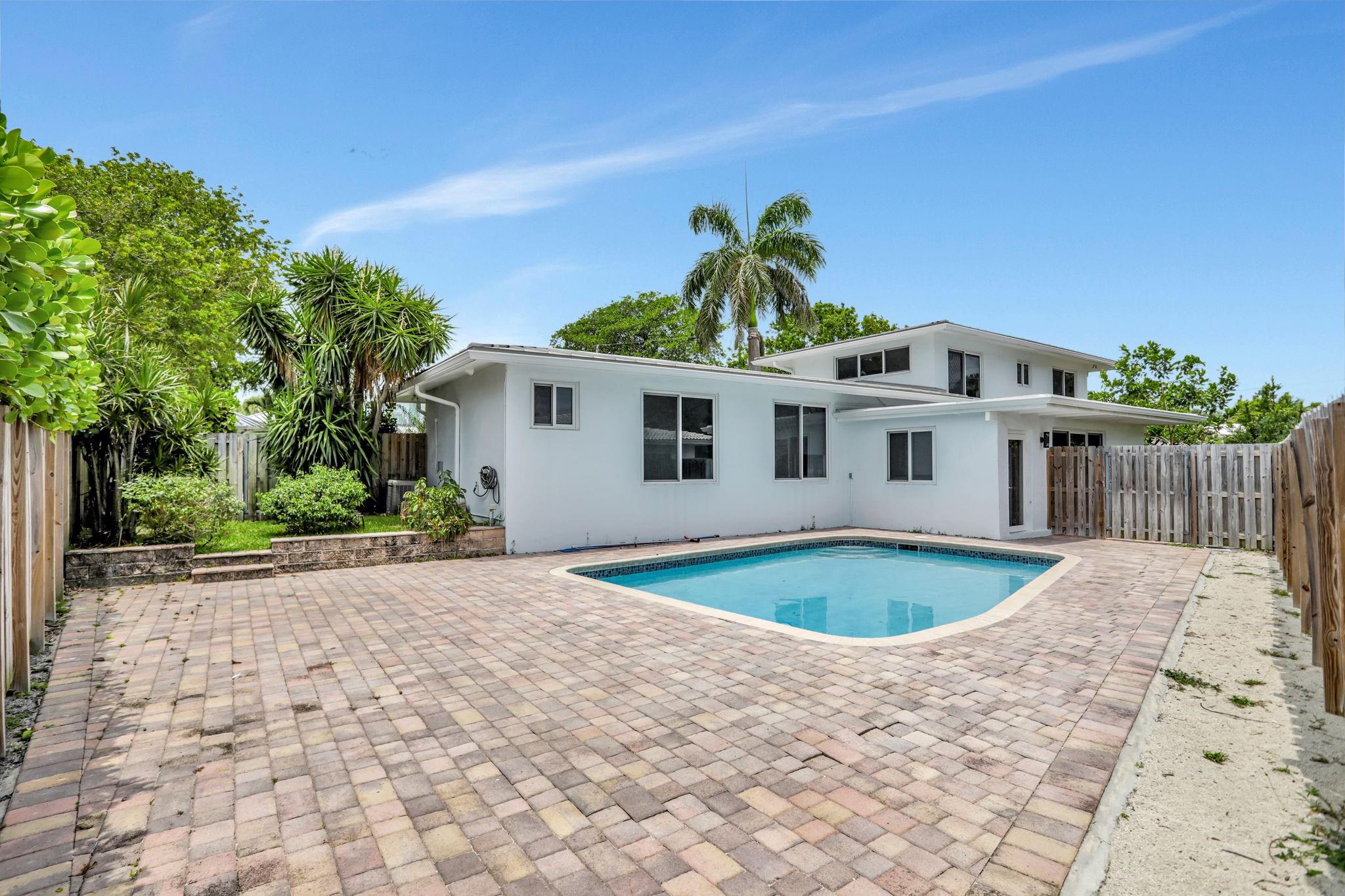 Lighthouse Point First Se - Residential