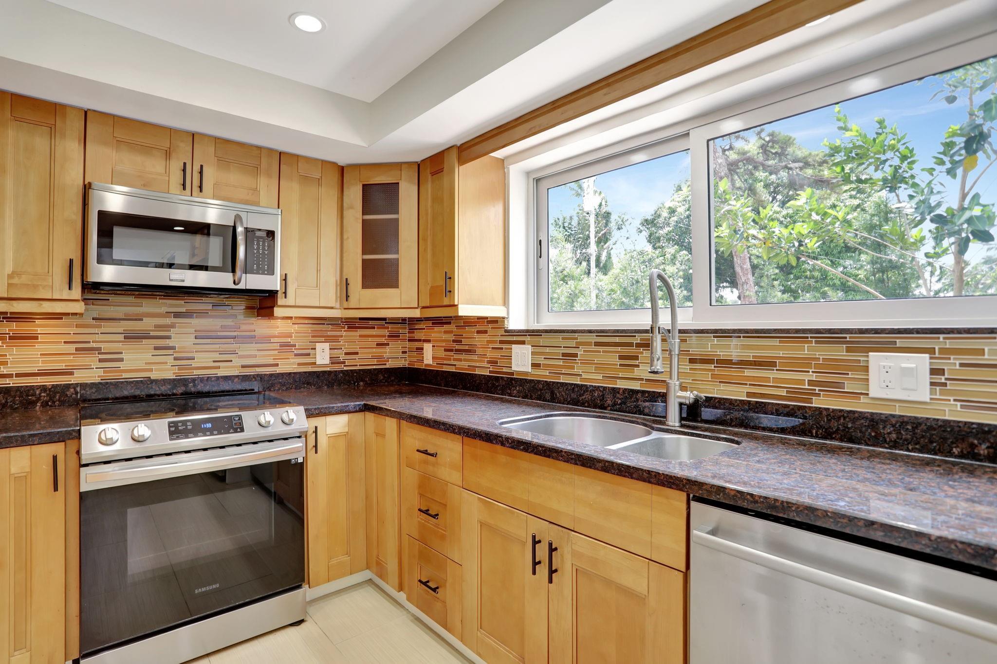 Lighthouse Point First Se - Residential