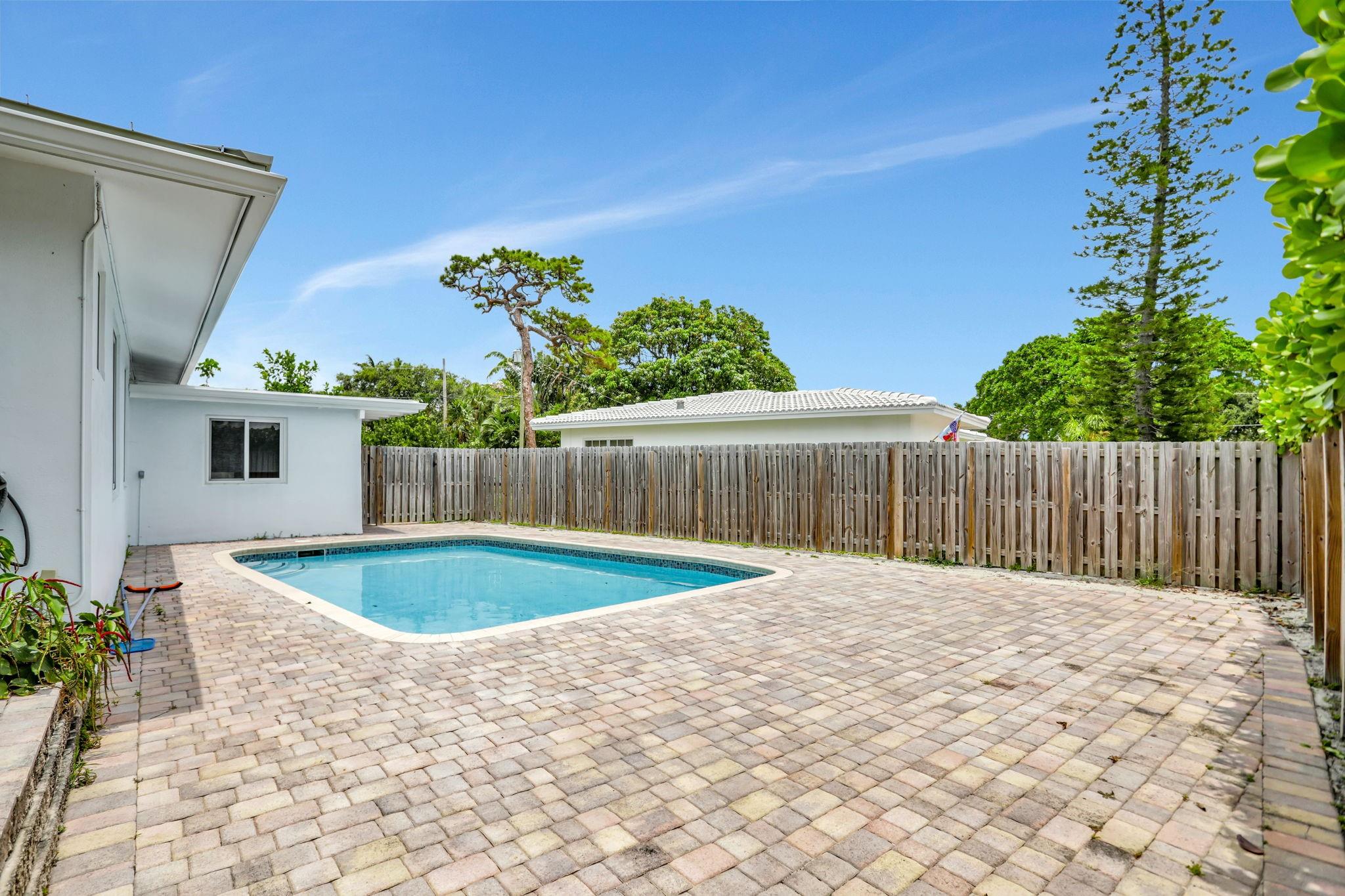 Lighthouse Point First Se - Residential