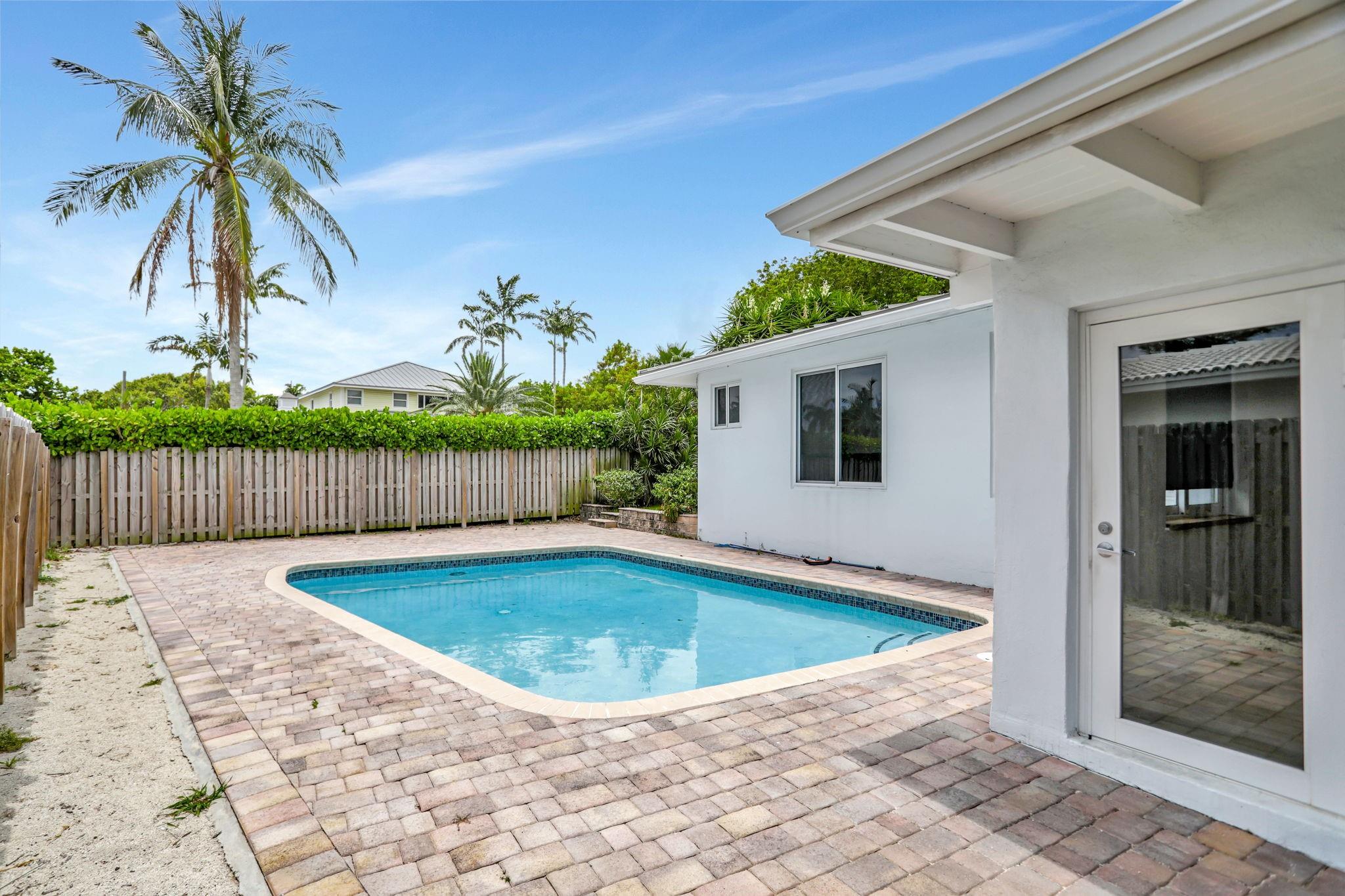 Lighthouse Point First Se - Residential