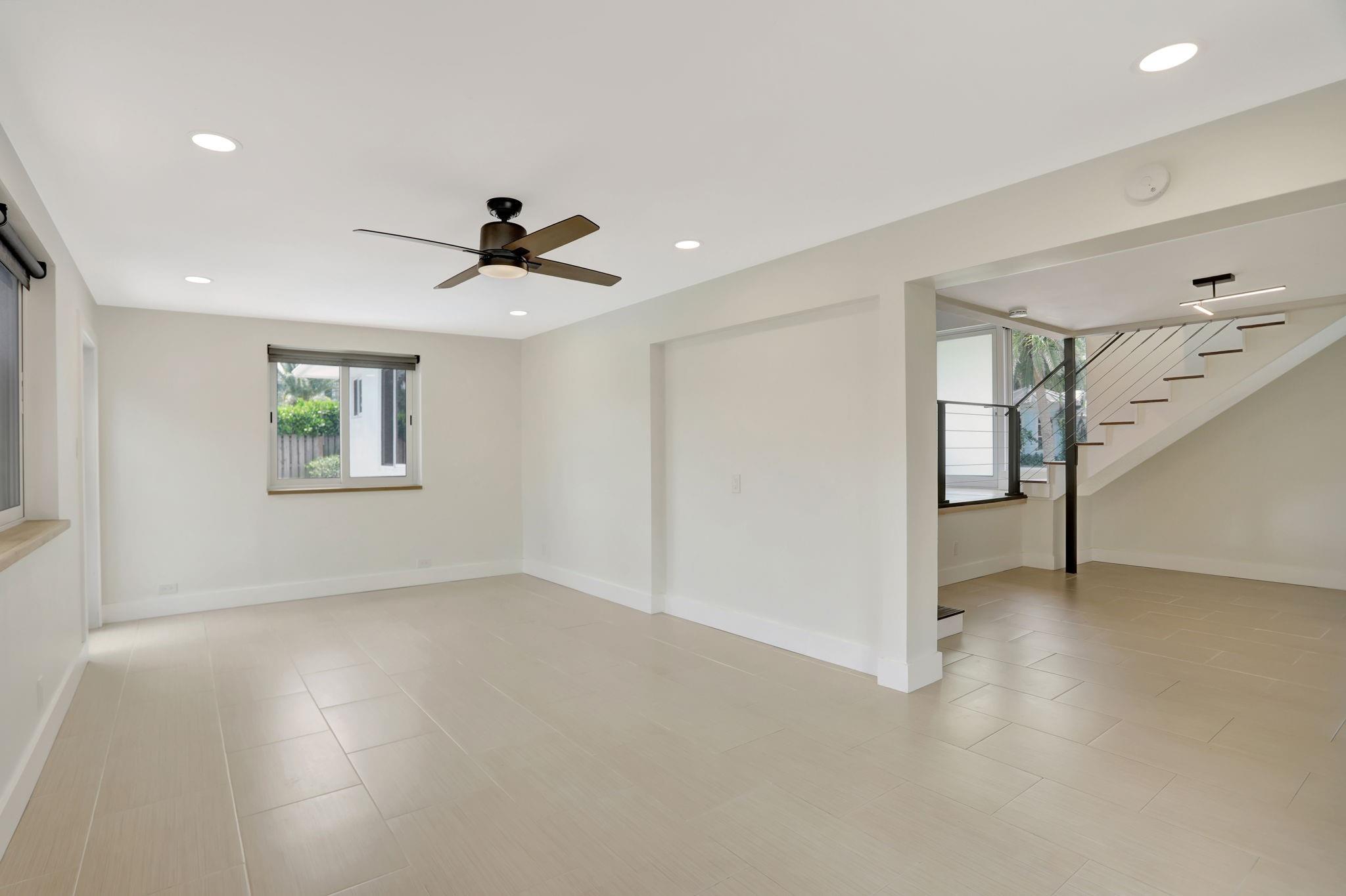 Lighthouse Point First Se - Residential