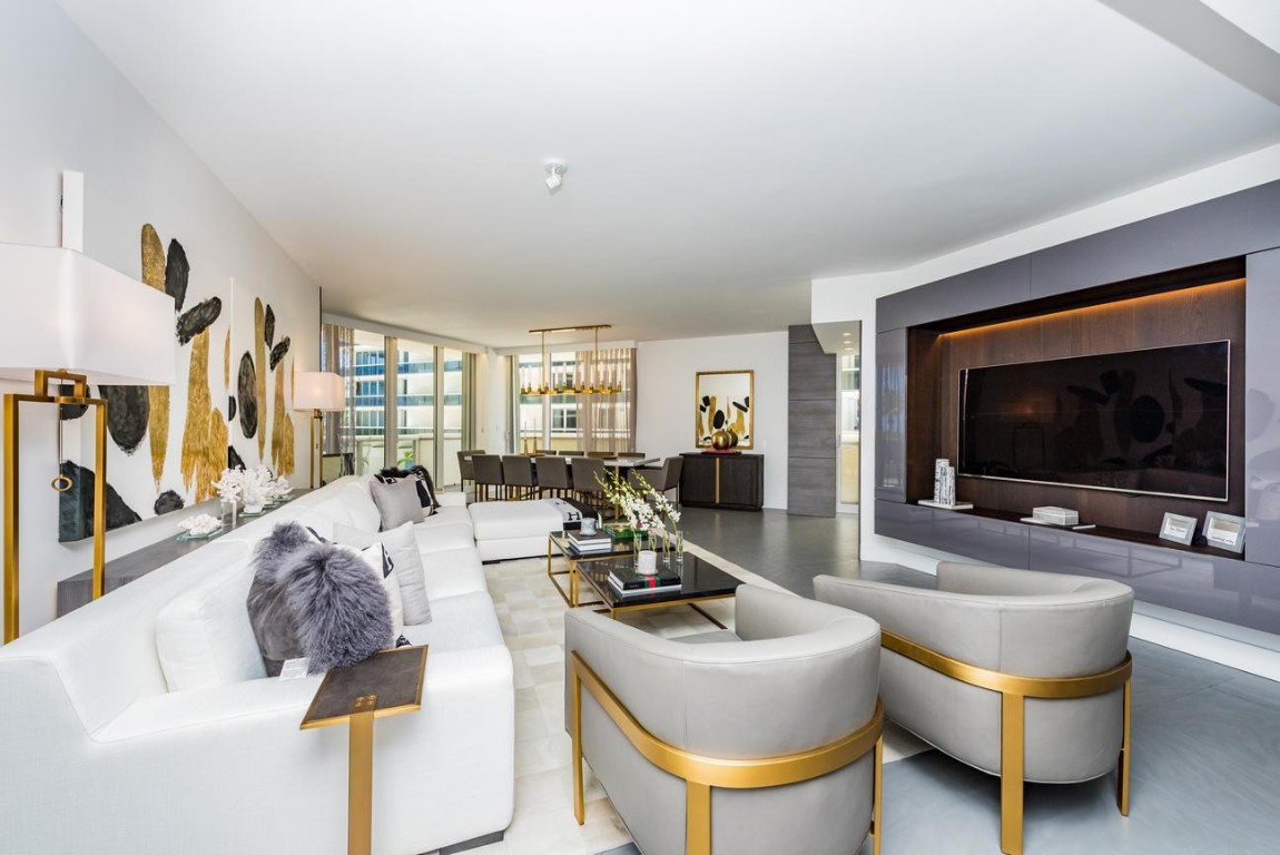 9595 Collins Avenue N2E