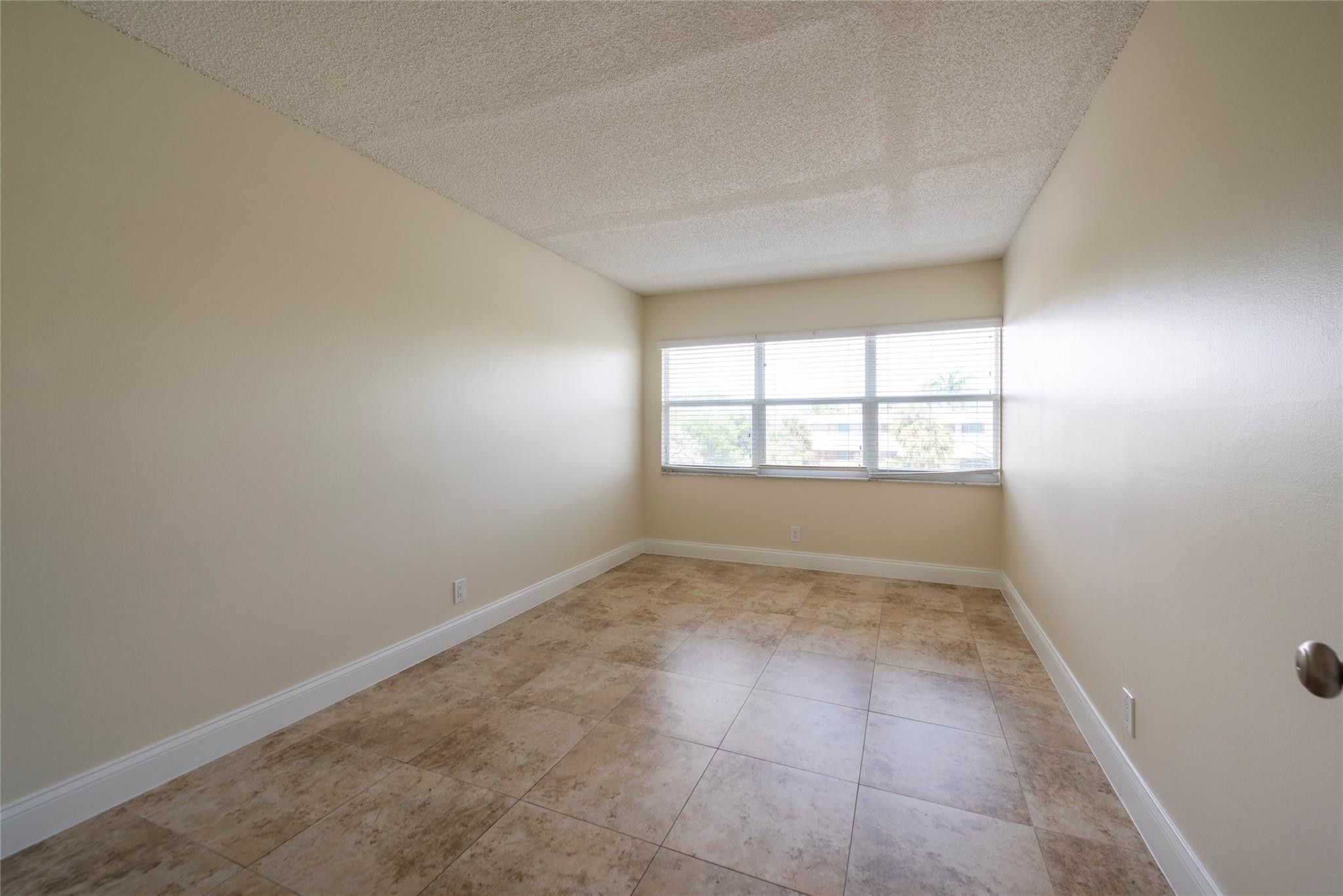 HORIZON HOUSE CONDO - Residential Lease
