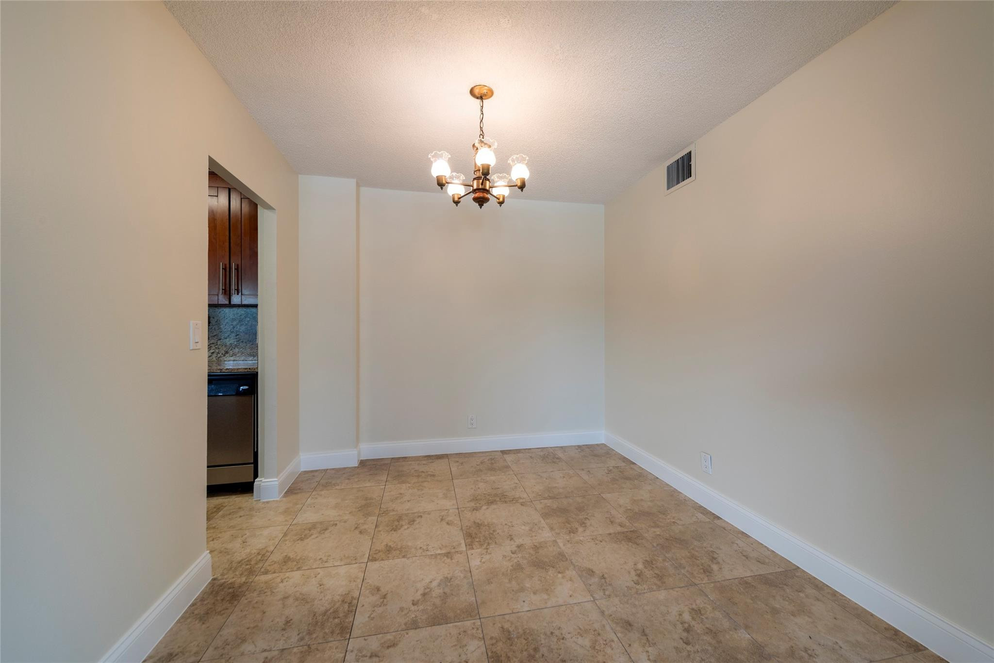 HORIZON HOUSE CONDO - Residential Lease