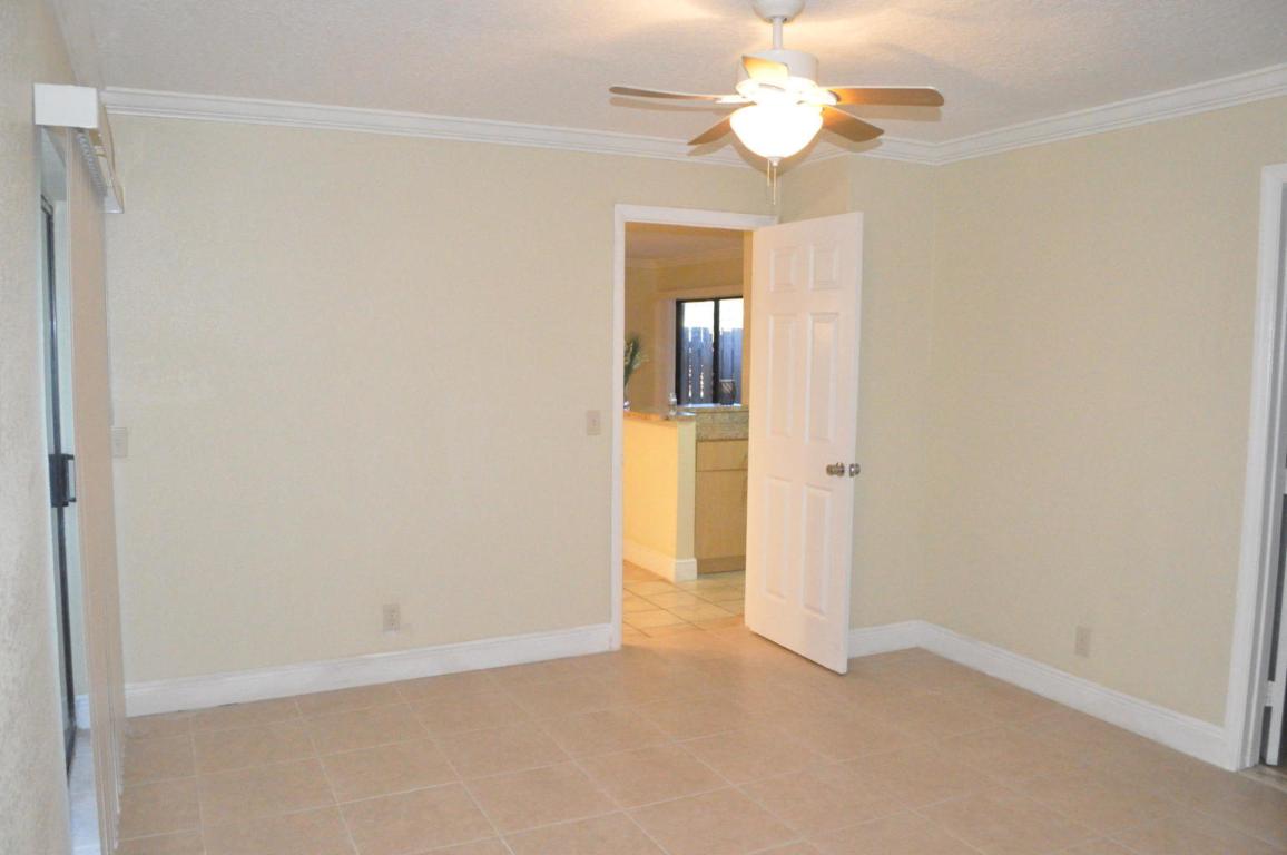 CROSSINGS OF BOYNTON BEACH CONDO - Residential