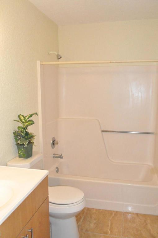 CROSSINGS OF BOYNTON BEACH CONDO - Residential