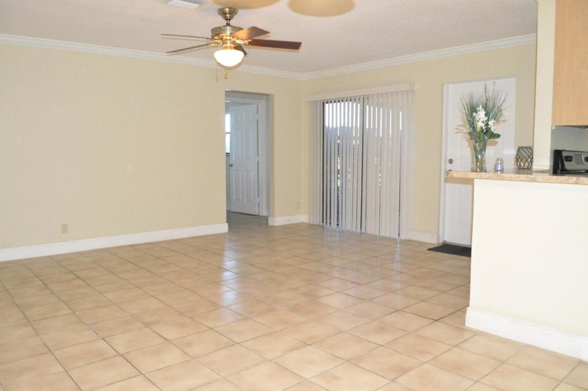 CROSSINGS OF BOYNTON BEACH CONDO - Residential